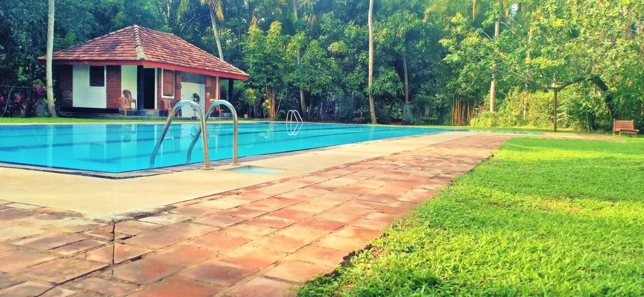 Soba Lanka Holiday Resort Melsiripura Exterior photo